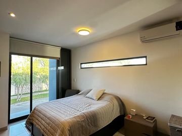 RESIDENCIA CON ALBERCA, CARGADOR AUTOS ELECTRICOS, PANELES SOLARES,  Y RECAMARA EN PLANTA BAJA RESIDENCIAL TIERRAVERDE TIERRA VERDE AL NORTE DE AGS