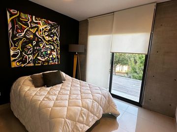 RESIDENCIA CON ALBERCA, CARGADOR AUTOS ELECTRICOS, PANELES SOLARES,  Y RECAMARA EN PLANTA BAJA RESIDENCIAL TIERRAVERDE TIERRA VERDE AL NORTE DE AGS