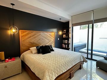 RESIDENCIA CON ALBERCA, CARGADOR AUTOS ELECTRICOS, PANELES SOLARES,  Y RECAMARA EN PLANTA BAJA RESIDENCIAL TIERRAVERDE TIERRA VERDE AL NORTE DE AGS