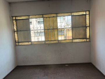 VENTO CASA TERRENO EN URB ZARATE DE 168 M2 Y AREA CONSTRUIDA 250 M2 APROX.