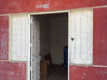VENTO CASA TERRENO EN URB ZARATE DE 168 M2 Y AREA CONSTRUIDA 250 M2 APROX.
