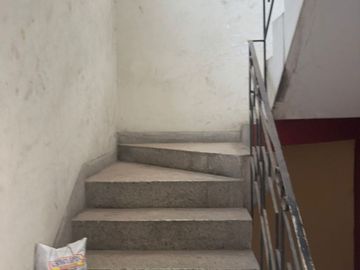 VENTO CASA TERRENO EN URB ZARATE DE 168 M2 Y AREA CONSTRUIDA 250 M2 APROX.