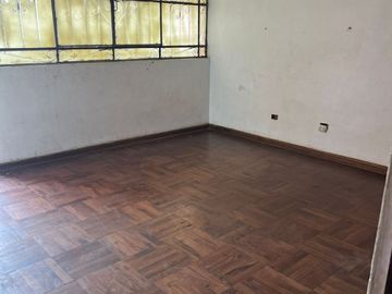 VENTO CASA TERRENO EN URB ZARATE DE 168 M2 Y AREA CONSTRUIDA 250 M2 APROX.