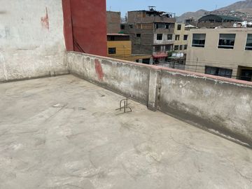 VENTO CASA TERRENO EN URB ZARATE DE 168 M2 Y AREA CONSTRUIDA 250 M2 APROX.