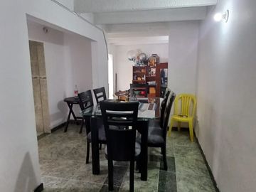 SE VENDE CASA CON LOCAL BARRIO LA FUENTE TUNJA