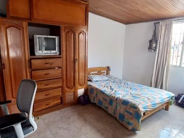 SE VENDE CASA CON LOCAL BARRIO LA FUENTE TUNJA