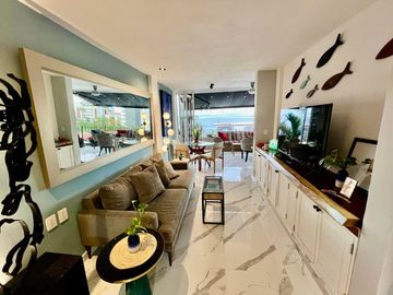 Impresionante Departamento con Vista Panorámica al Mar en Conchas Chinas, el Beverly Hills de Vallarta