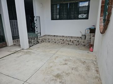 EXCELENTE CASA