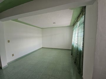 EXCELENTE CASA
