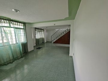 EXCELENTE CASA