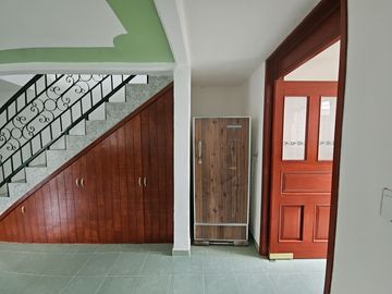 EXCELENTE CASA