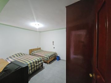 EXCELENTE CASA