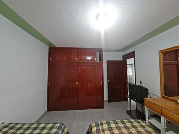 EXCELENTE CASA