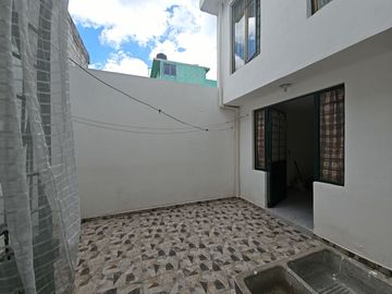 EXCELENTE CASA