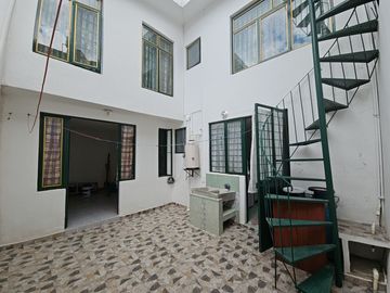 EXCELENTE CASA
