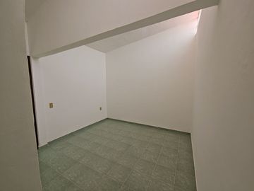EXCELENTE CASA