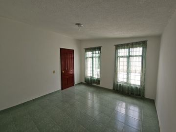EXCELENTE CASA