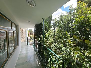 EXCELENTE CASA