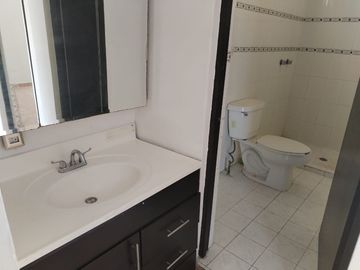 Bonita Casa Col Cumbres Oro, Monterrey