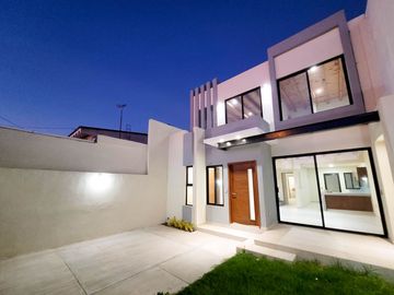 Casa en venta en Tequisquiapan, Col. Adolfo Lopez M, 3 recamaras, amplia y luminosa