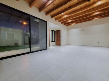 Casa en venta en Tequisquiapan, Col. Adolfo Lopez M, 3 recamaras, amplia y luminosa