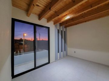 Casa en venta en Tequisquiapan, Col. Adolfo Lopez M, 3 recamaras, amplia y luminosa
