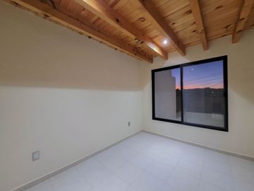 Casa en venta en Tequisquiapan, Col. Adolfo Lopez M, 3 recamaras, amplia y luminosa