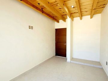 Casa en venta en Tequisquiapan, Col. Adolfo Lopez M, 3 recamaras, amplia y luminosa