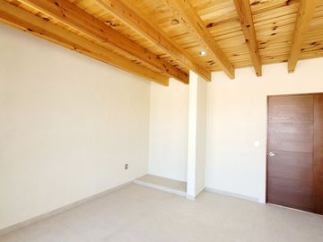 Casa en venta en Tequisquiapan, Col. Adolfo Lopez M, 3 recamaras, amplia y luminosa
