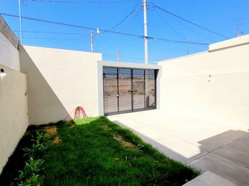 Casa en venta en Tequisquiapan, Col. Adolfo Lopez M, 3 recamaras, amplia y luminosa