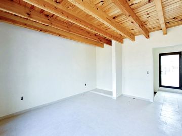 Casa en venta en Tequisquiapan, Col. Adolfo Lopez M, 3 recamaras, amplia y luminosa