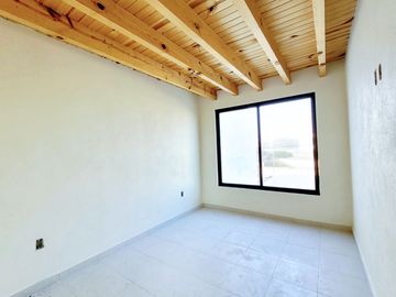Casa en venta en Tequisquiapan, Col. Adolfo Lopez M, 3 recamaras, amplia y luminosa