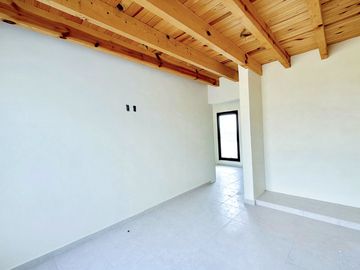 Casa en venta en Tequisquiapan, Col. Adolfo Lopez M, 3 recamaras, amplia y luminosa