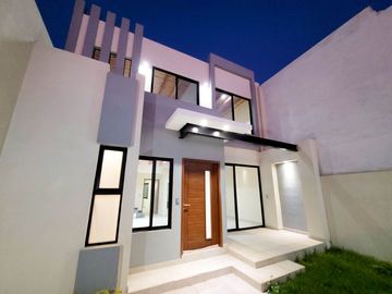 Casa en venta en Tequisquiapan, Col. Adolfo Lopez M, 3 recamaras, amplia y luminosa