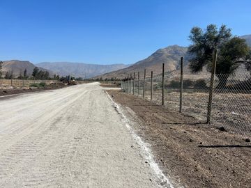 Parcelas, Rol propio, luz y agua