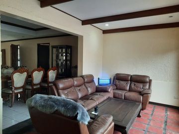 RARE FIND! CORNER LOT WITH OLD HOUSE FOR SALE – ALABANG HILLS VILLAGE PHP 105K/sq.m