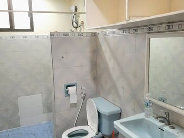 RARE FIND! CORNER LOT WITH OLD HOUSE FOR SALE – ALABANG HILLS VILLAGE PHP 105K/sq.m