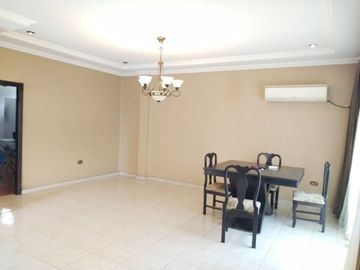 CASA DE VENTA,  EN URDESA CENTRAL , NORTE DE GUAYAQUIL