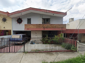 AMPLIA CASA EN JARDINES DEL COUNTRY, GUADALAJARA – EXCELENTE UBICACIÓN Y PLUSVALÍA