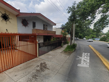 AMPLIA CASA EN JARDINES DEL COUNTRY, GUADALAJARA – EXCELENTE UBICACIÓN Y PLUSVALÍA