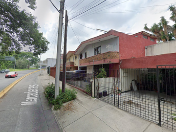 AMPLIA CASA EN JARDINES DEL COUNTRY, GUADALAJARA – EXCELENTE UBICACIÓN Y PLUSVALÍA