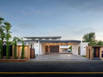 Luxury Pool villa for sale. Modern and stylish design with spacious living areas, complete functions, and a warm atmosphere. Move-in ready!
