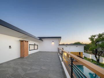 Luxury Pool villa for sale. Modern and stylish design with spacious living areas, complete functions, and a warm atmosphere. Move-in ready!