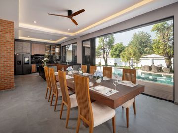Luxury Pool villa for sale. Modern and stylish design with spacious living areas, complete functions, and a warm atmosphere. Move-in ready!