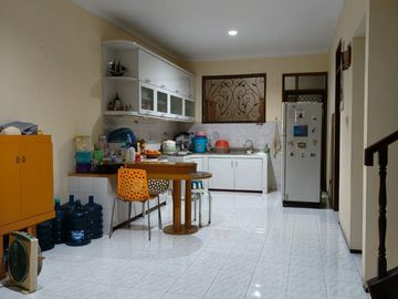 Rumah 2 Lantai Siap Huni Di Jl. Asem Jakarta Barat Dekat Central Park,Taman Anggrek,UNTAR,UKRIDA Dan Tol Dalam Kota