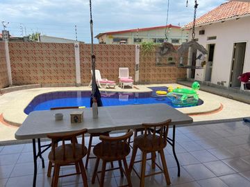 Venta de Casa cerca del mar, urbanización Costa de Oro, Salinas Ecuador