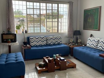 Venta de Casa cerca del mar, urbanización Costa de Oro, Salinas Ecuador