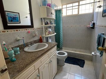 Venta de Casa cerca del mar, urbanización Costa de Oro, Salinas Ecuador