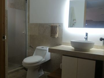 CASA EN VENTA CON ACABADOS DE LUJO EN LA COL. PERIODISTAS, ZONA DE ALTA PLUSVALÍA (POR OCOLUSEN)
