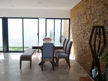CASA EN VENTA CON ACABADOS DE LUJO EN LA COL. PERIODISTAS, ZONA DE ALTA PLUSVALÍA (POR OCOLUSEN)